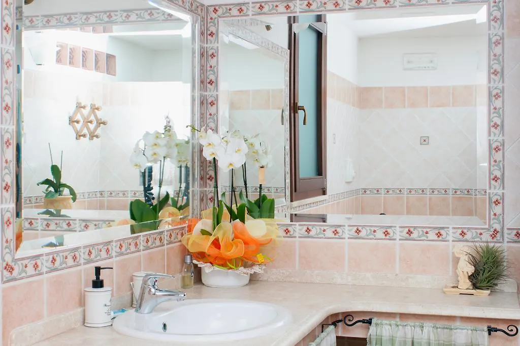 Bed and Breakfast Il Vecchioliveto di Ornella Marrùbiu 0*,  Italia