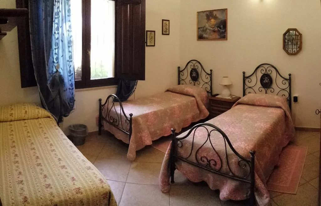 Bed and Breakfast Il Vecchioliveto di Ornella Marrùbiu 0*,